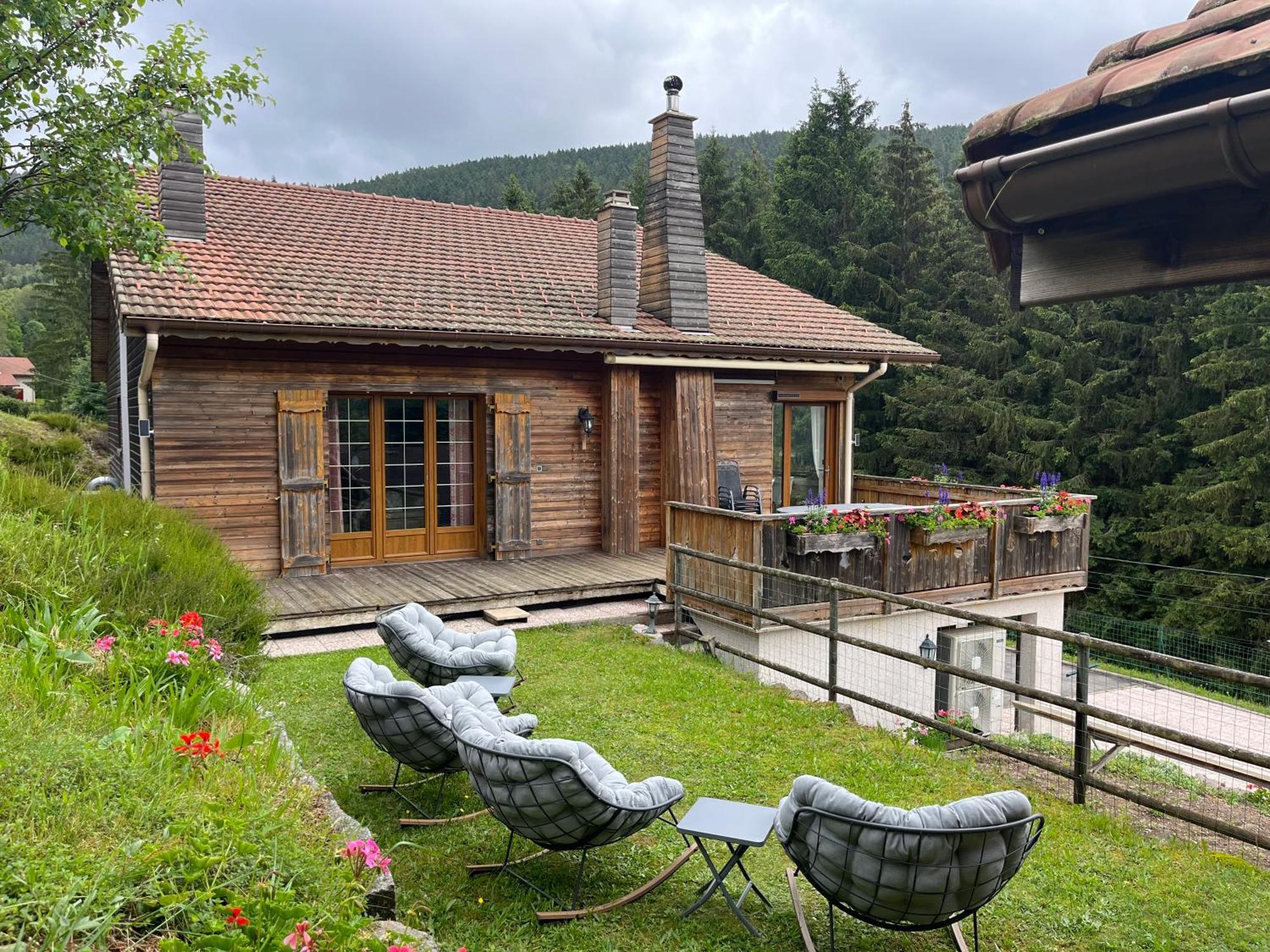 Au 21 Vosgien Bed & Breakfast Ventron Bagian luar foto